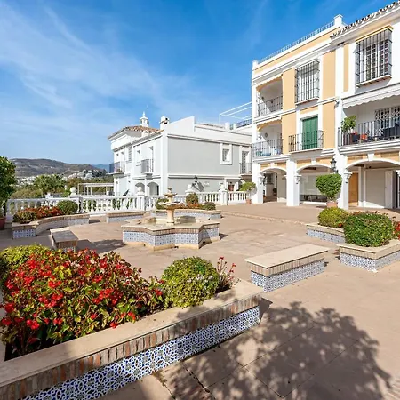 Townhouse In Aloha Pueblo With Views アパート マルベーリャ