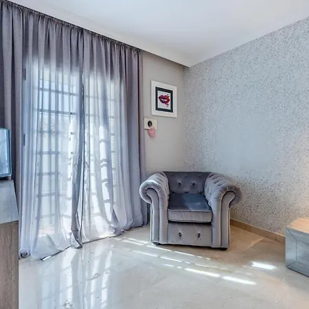 Townhouse In Aloha Pueblo With Views Apartment Marbella