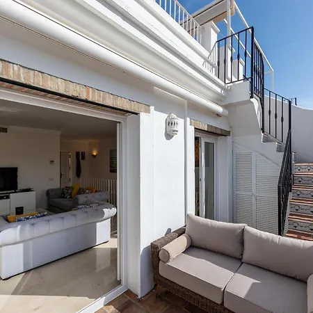 Townhouse In Aloha Pueblo With Views Marbella